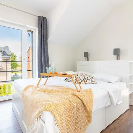Extra Calm Holidays, By Cohost Apartment *